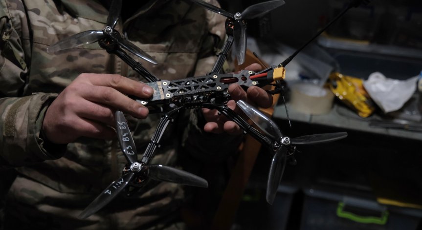 Украйна заделя повече средства за отбрана.