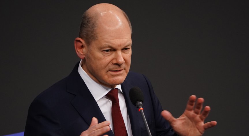 Шолц: Законът за задължителната ваксинация срещу Ковид-19 трябва да е опростен