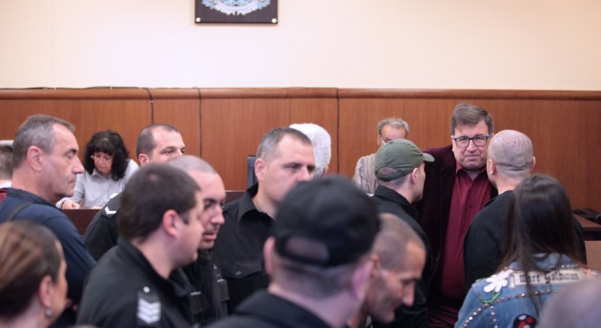 Липсата на един от подсъдимите провали старта на делото срещу Митьо Очите