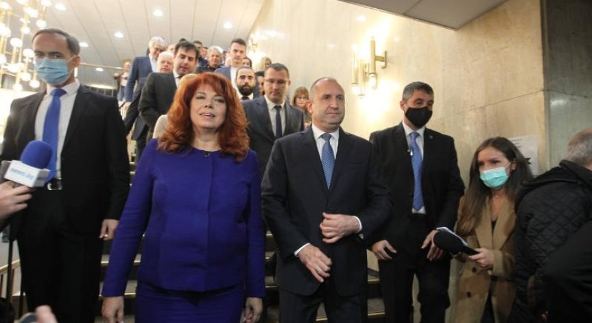 Радев и Йотова полагат клетва пред НС, президентът с обръщение към народа