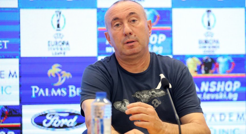Стоилов изригна: Ще отложим цялото първенство, само и само да стигнем групите
