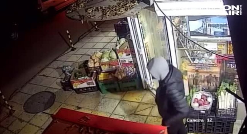 Крадец счупи ръката на продавачка – отмъкна 700 лв. и избяга