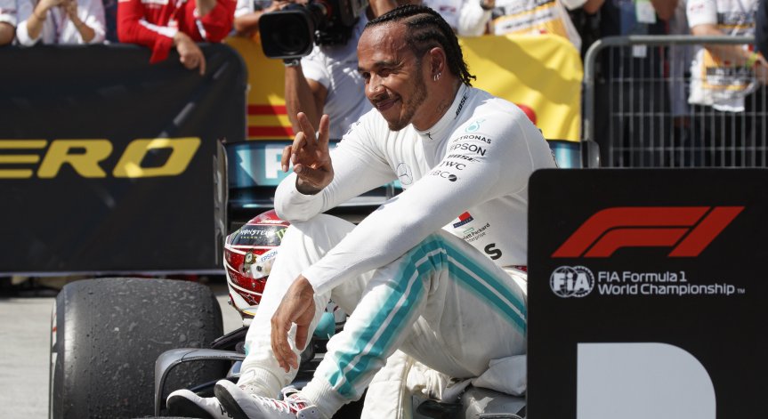 Ред Бул стресна Хамилтън след силно представяне на тестове в Бахрейн