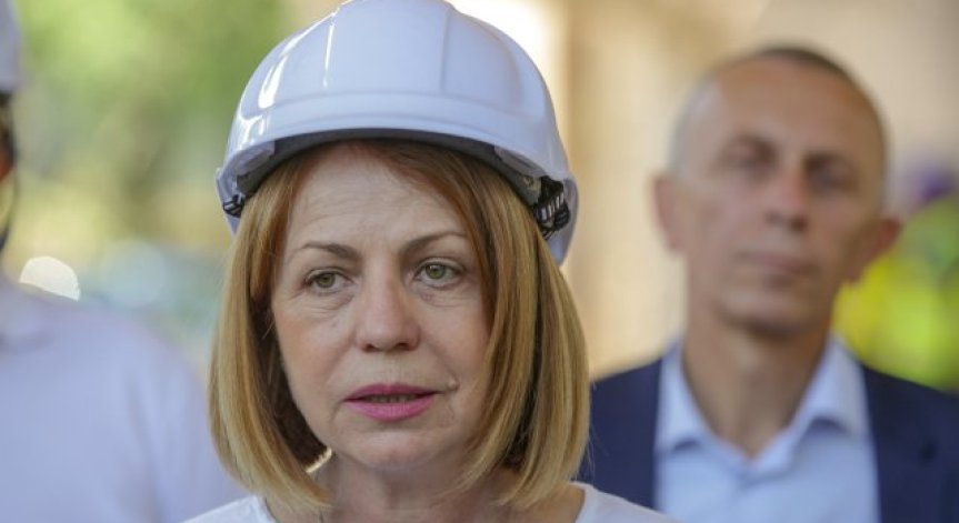 В последните си дни като кмет Фандъкова проверява изграждането на метрото