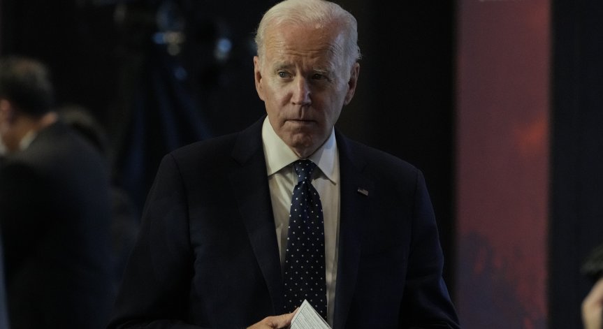 Байдън в задочен спор със Зеленски за падналата в Полша ракета