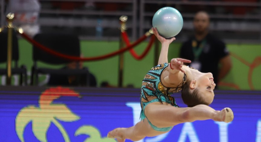 Стилияна Николова грабна златото на топка в Атина