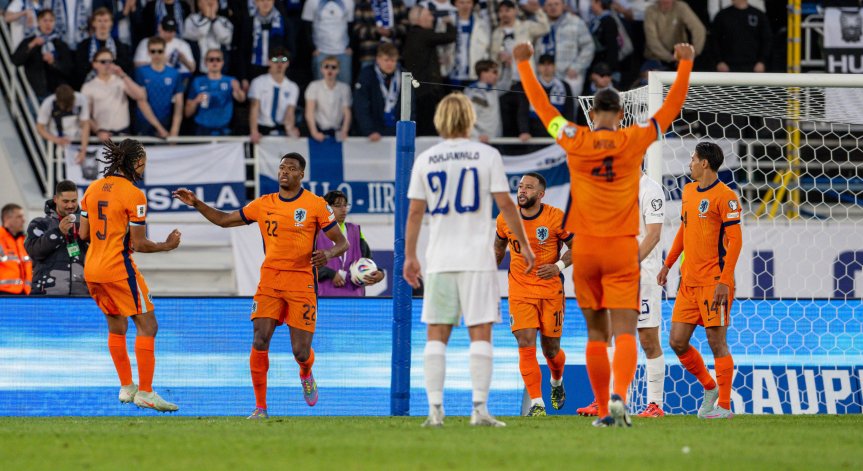 Първият гол падна още в шестата минута.