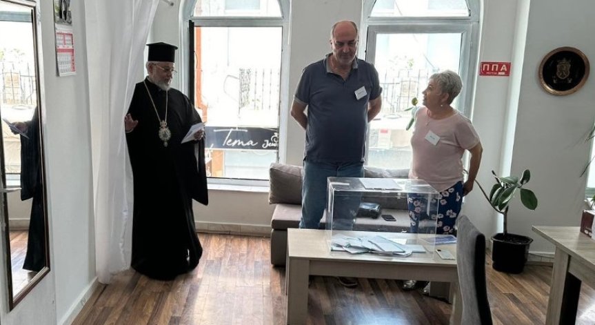 Старозагорският митрополит Киприан гласува в Охрид