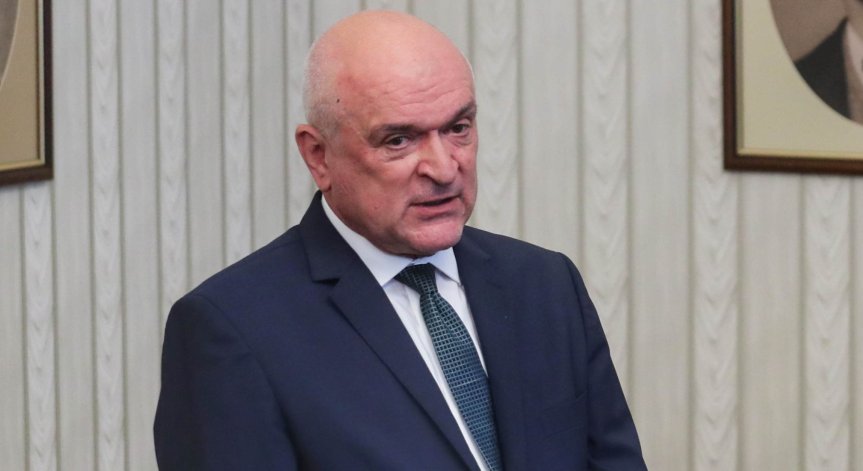Главчев увери, че нещата вървят по план.