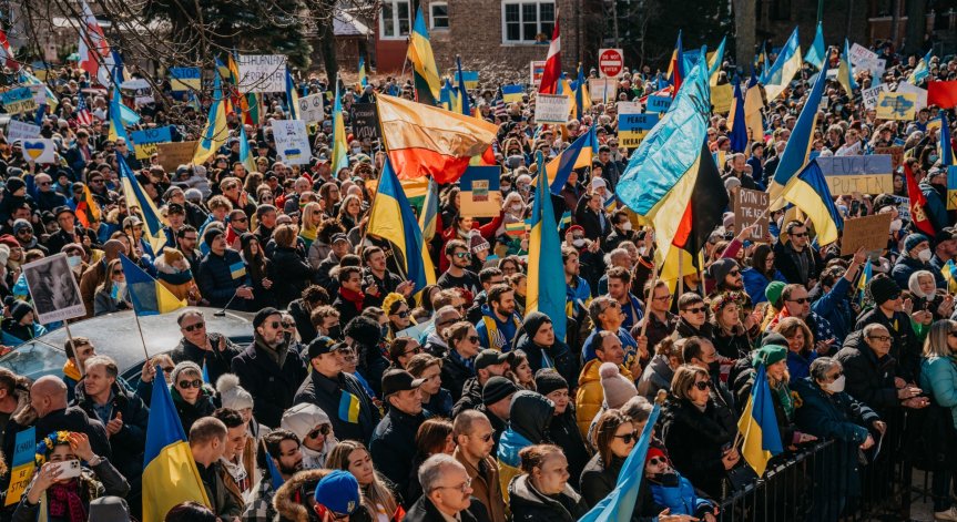 Стотици хиляди в Европа с призив 