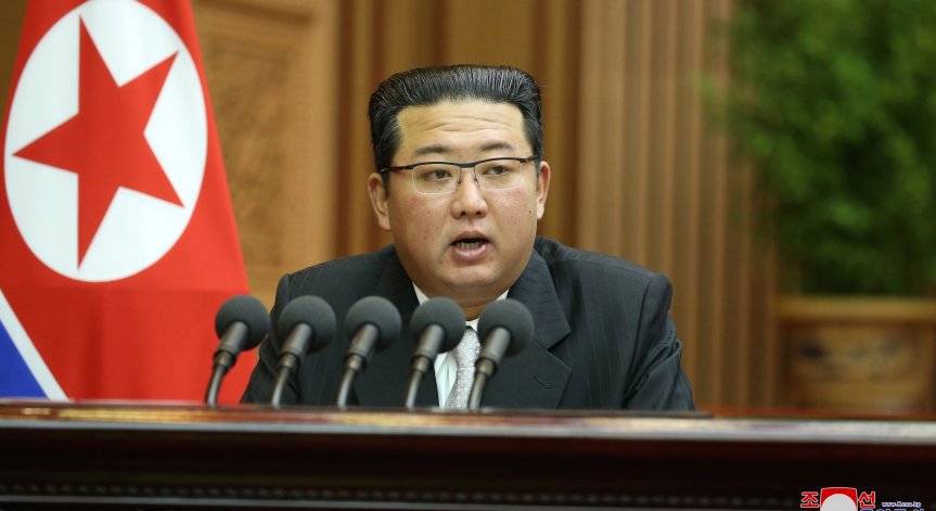 Северна и Южна Корея топят ледовете, възстановиха горещите линии