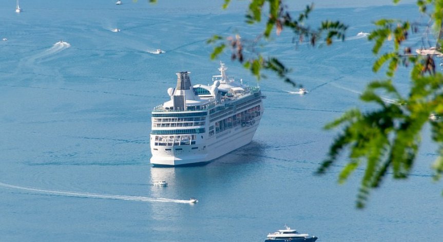 Три компании работят за конструирането на първия круизен кораб, ползващ водород