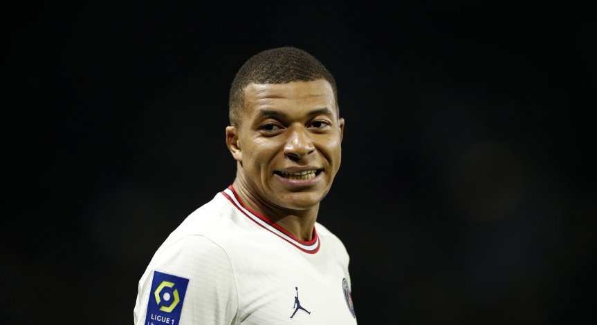 Във Франция твърдят, че ПСЖ и Мбапе са се споразумели, майка му отрича