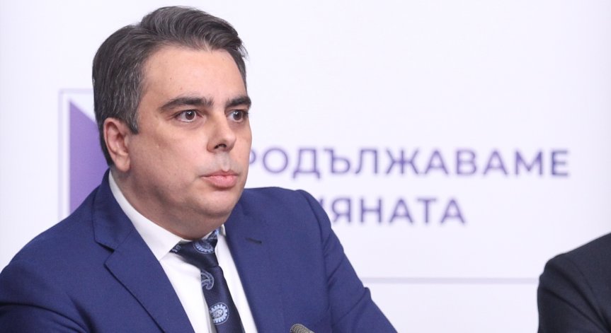 Василев: Подкрепяме даване на оръжие на Украйна, ГЕРБ да се договаря с ДПС и 