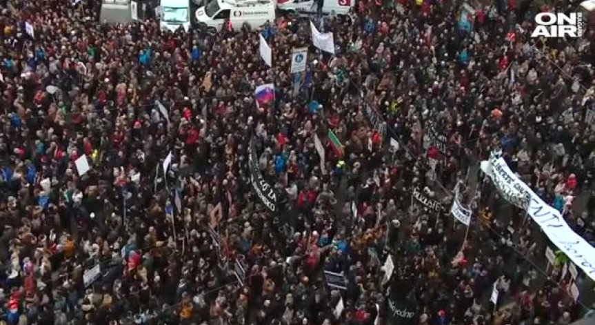 Многохилядни протести в Словакия срещу властта и мафията