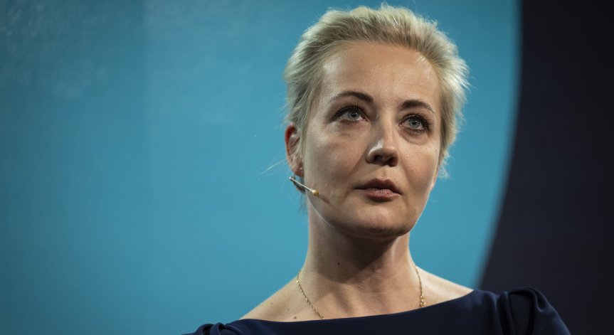 През юли Русия я включи в списъка си с ''екстремисти''.