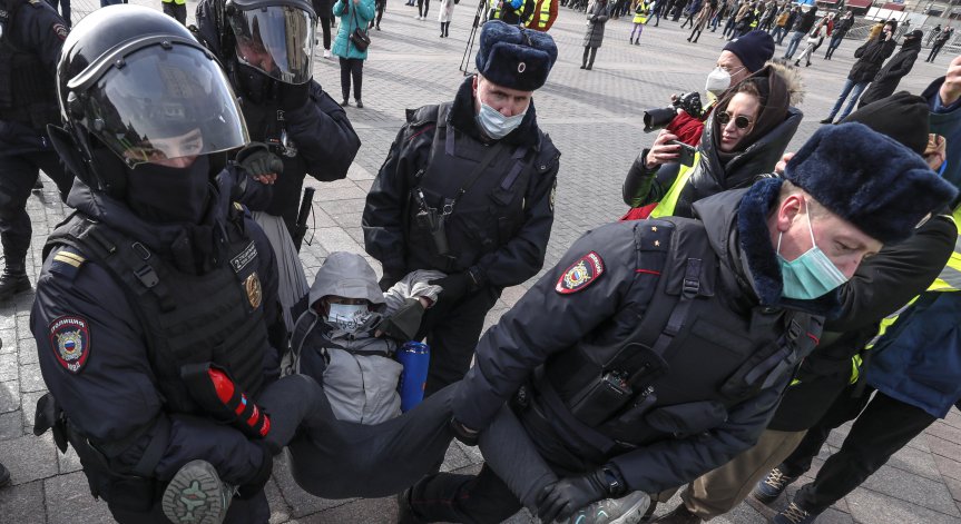 Над 4300 души в Русия бяха арестувани на протестите срещу войната