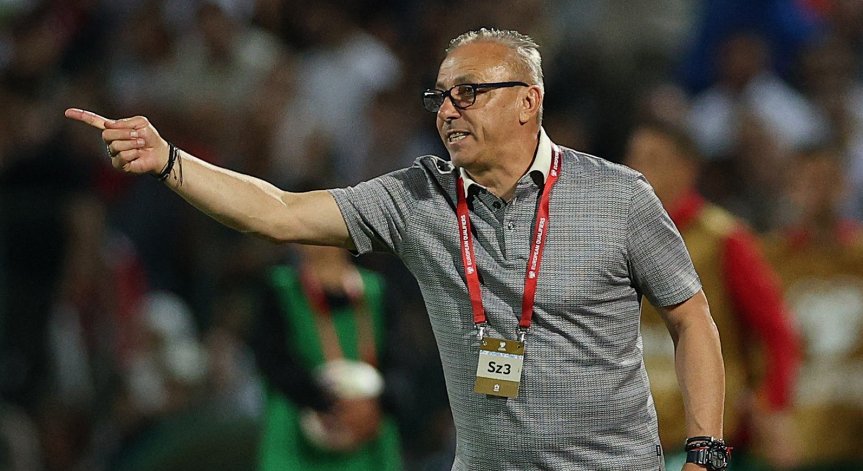 По думите му българските футболисти нямат самочувствие.