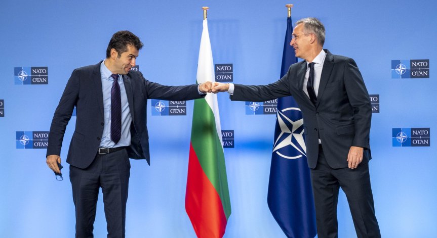 Петков и Столтенберг: Алиансът трябва да бъде подготвен за влошаване на ситуацията