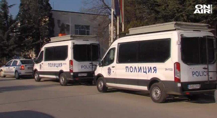Съдът разглежда мярката на петимата, задържани в спецакция в петък