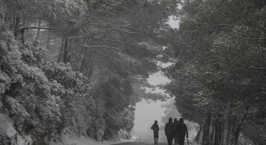 Лошото време ще продължи до утре.