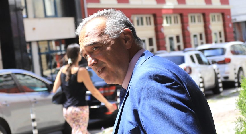 Антон Кутев: Незабавната оставка на Нинова е условие за оцеляването на БСП