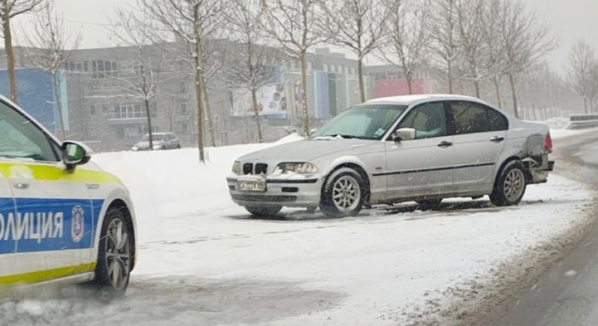 Няма данни за пострадали при пътните инциденти.