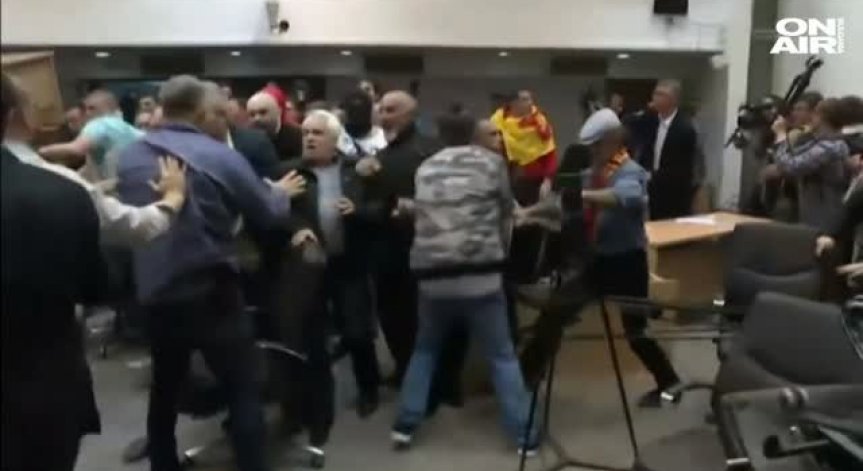 Властите в Македония: Ситуацията в столицата е нормализирана