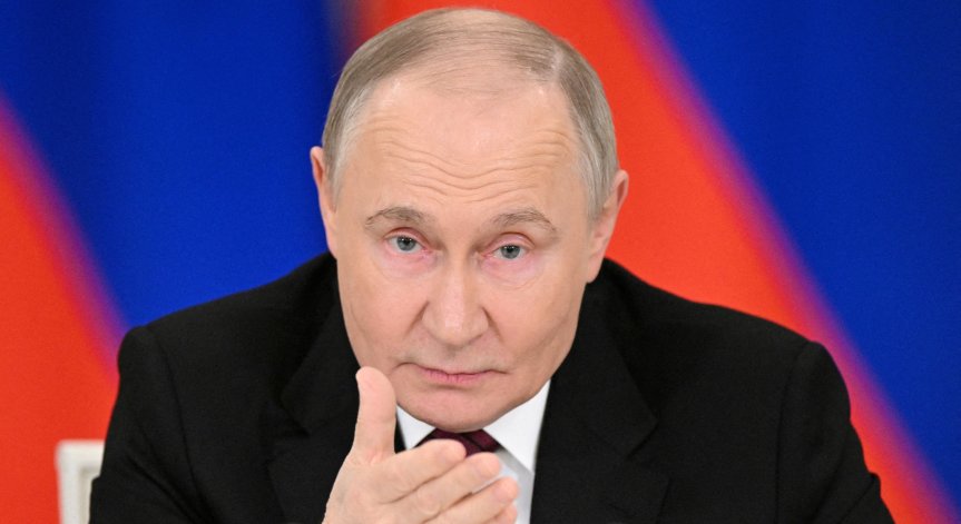 Путин говори по време на откриването на младежки центрове.