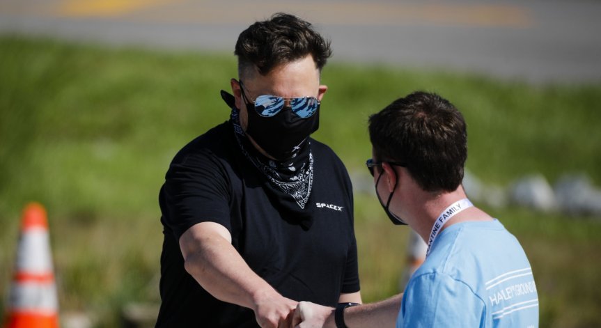 Мъск се отърва от още акции за над $1 млрд.