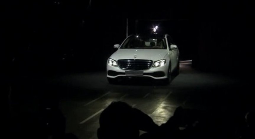 Mercedes изпревари по продажби BMW