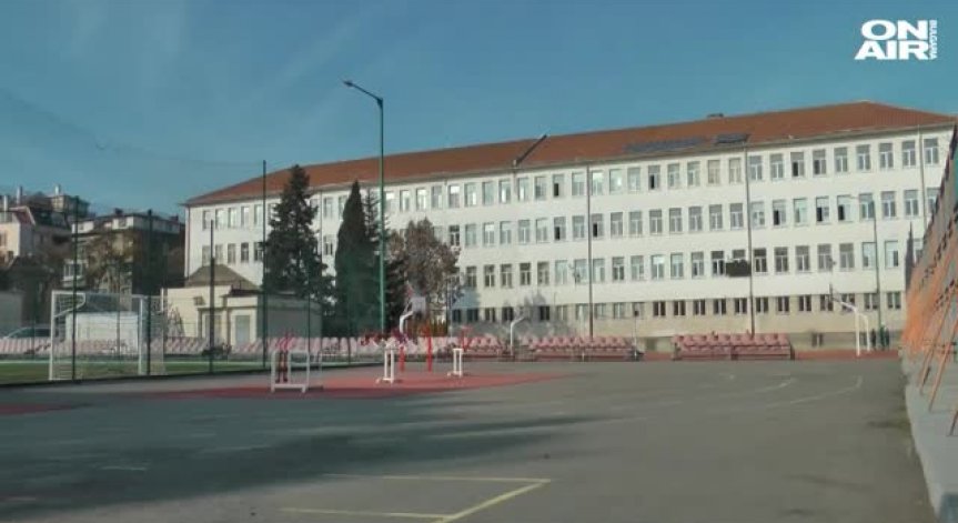 Ученичка от Бургас опита да се самоубие с антидепресанти