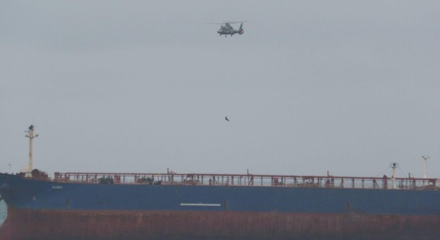 Танкерът Kairos остава блокиран в Черно море край Ахтопол