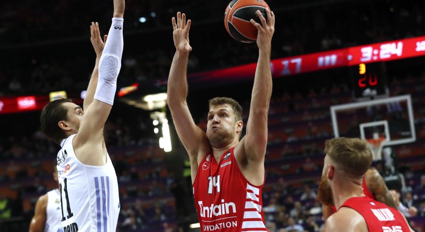 Везенков е на принципа, че камъкът си тежи на мястото.