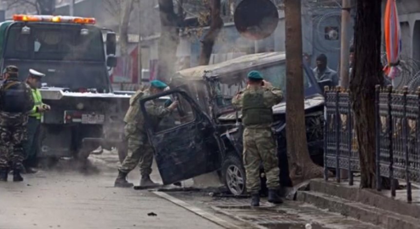 Двама войници загинаха при атентат на кюрдски бунтовници в Турция