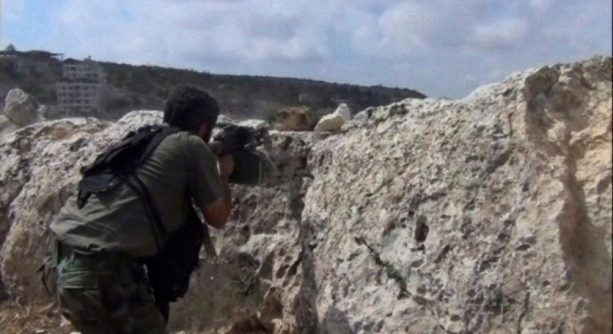 Сирийски бунтовници свалиха боен самолет южно от Алепо