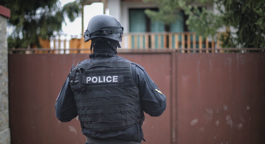 Обвиняемите са задържани