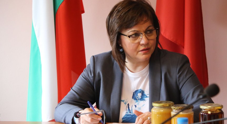 Нинова се срещна с пчелари: Да ядем качествен мед, а не ментета