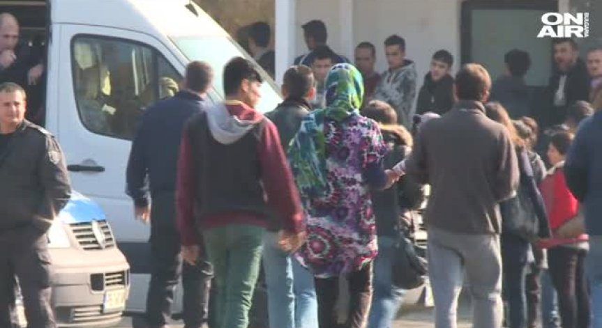 Какво се случва в кухнята на бежанския център в Харманли?