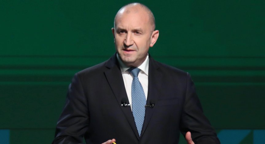 Радев: Никому неизвестни фирми източват водопровода на петорни цени