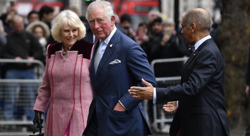 Чарлз и Камила безстрашни пред коронавируса