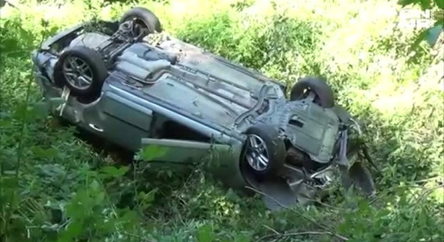 Момче и момиче оцеляха по чудо след падане в 20-метрова пропаст