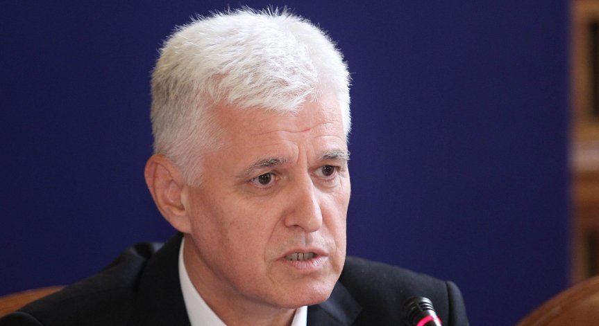 Военният министър: Няма нужда от допълнителни мерки след падналата ракета в Полша