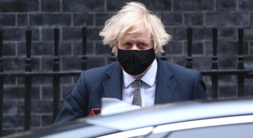 Нова криза във Великобритания, Джонсън притеснен от увеличаващата се неграмотност