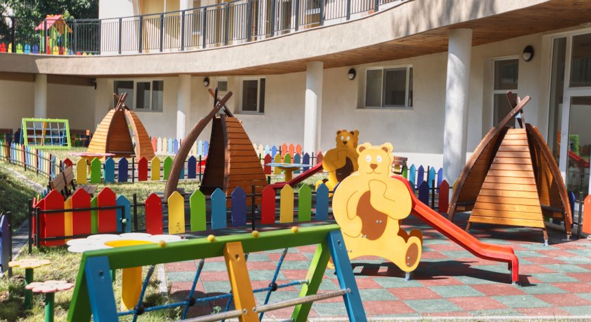 Правителството одобри допълнителни близо 16 млн. лв. за детски градини и училища