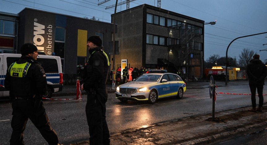 Заложническа криза в аптека в Германия, не е ясно колко са похитените