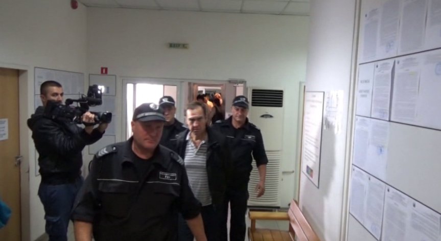 Тръгна делото срещу Иван Евстатиев