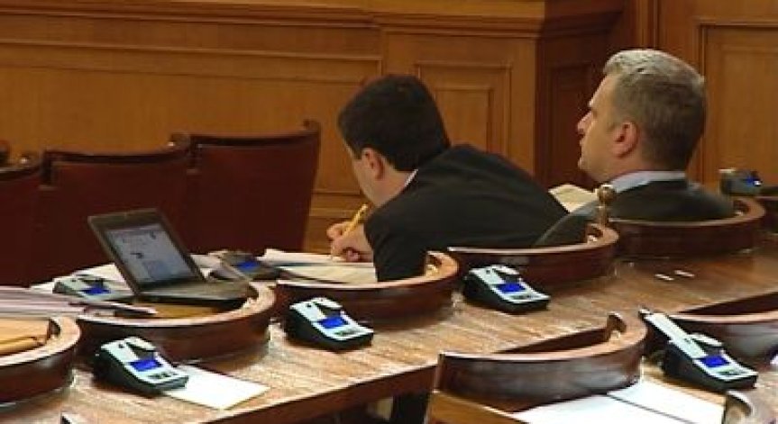 Парламентът вдигна праговете за обществените поръчки