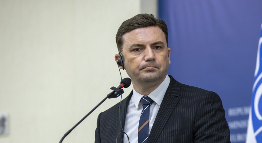 Османи: В България трябва политическо правителство, за да имаме комуникация 