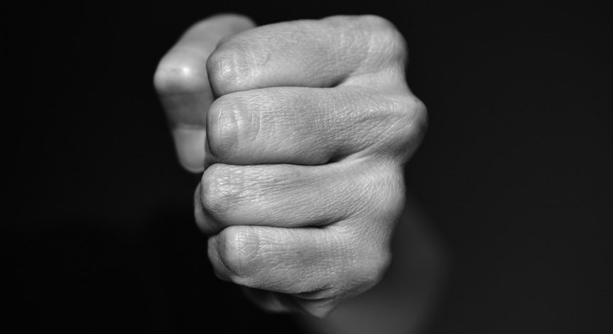 Мъжът е задържан.